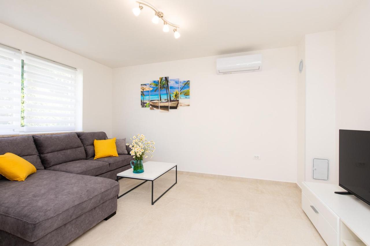 Apartman Ivona U Prizemlju Malinska Zewnętrze zdjęcie