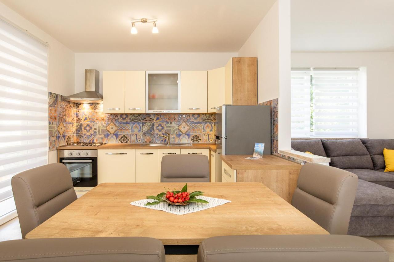 Apartman Ivona U Prizemlju Malinska Zewnętrze zdjęcie